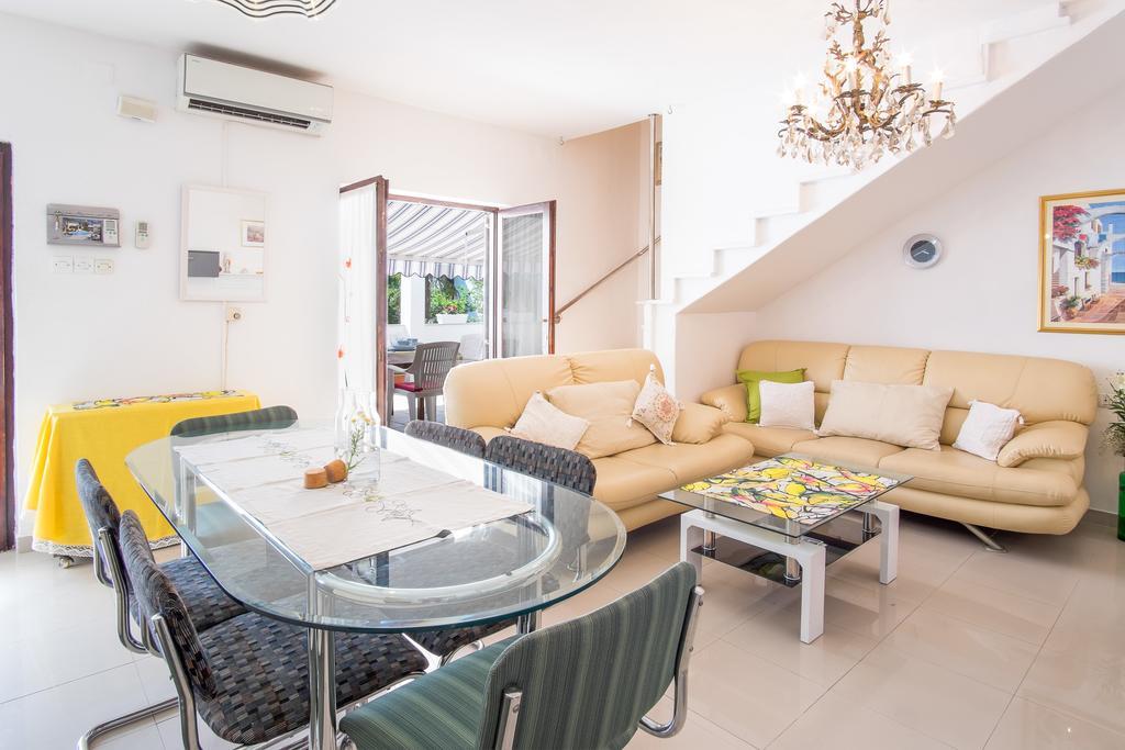 Apartment Katarina Malinska Szoba fotó